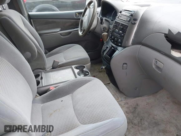 2006 Toyota Sienna LE with VIN 5TDBA23C56S062295, listed as a IAAI auction lot 41563344 with 176,590 mi miles. Bid and sale history available at carsss.com. Image 5.