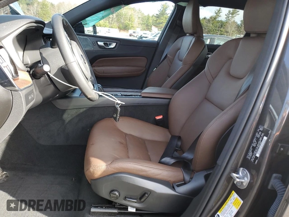2024 Volvo XC60 Plus Dark Theme z VIN YV4H60DLXR1849191, wystawiony jako Copart lot #50136745 z przebiegiem 12 752 mil mil oraz Szkoda całkowita • Salvage title. Historia ofert i sprzedaży dostępna na DreamBid. Obrazek 7.