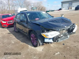 2011 Chrysler 200 LX with VIN 1C3BC4FB6BN568036, listed as a IAAI auction lot 41192409 with 135,353 mi miles. Bid and sale history available at carsss.com. Image 1.