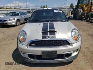 2012 MINI Coupe S z VIN WMWSX3C59CT465700, wystawiony jako Copart lot #52966245 z przebiegiem 136 253 mil mil oraz Szkody całkowita. Historia ofert i sprzedaży dostępna na DreamBid. Obrazek 5.