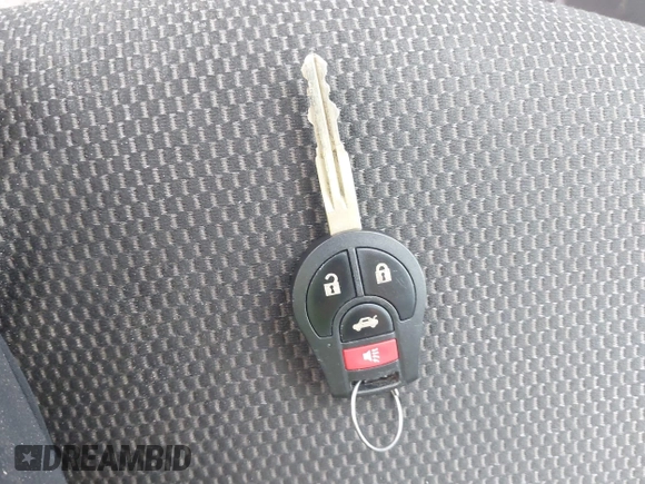 2017 Nissan Versa SV z VIN 3N1CN7APXHL834815, wystawiony jako IAAI lot #42432514 z przebiegiem 115 981 mil mil oraz . Historia ofert i sprzedaży dostępna na DreamBid. Obrazek 11.