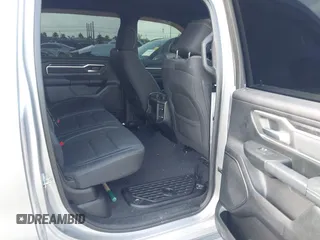 2019 Ram 1500 Big Horn z VIN 1C6RREFT0KN785936, wystawiony jako IAAI lot #41724260 z przebiegiem 71 247 mil mil oraz . Historia ofert i sprzedaży dostępna na DreamBid. Obrazek 8.