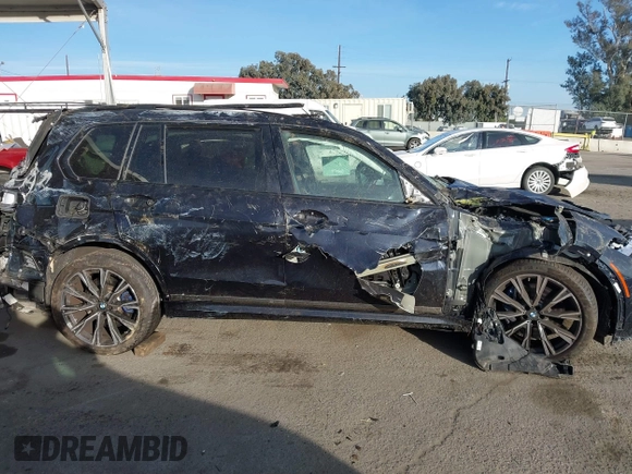 2022 BMW X7 M50i with VIN 5UXCX6C08N9M65716, listed as a IAAI auction lot 40795908 with 1 mi miles. Bid and sale history available at carsss.com. Image 12.