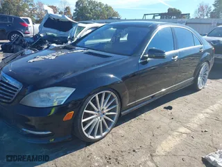 2010 Mercedes-Benz S-Class S 550 with VIN WDDNG7BB2AA345329, listed as a IAAI auction lot 40831016 with 127,004 mi miles. Bid and sale history available at carsss.com. Image 2.