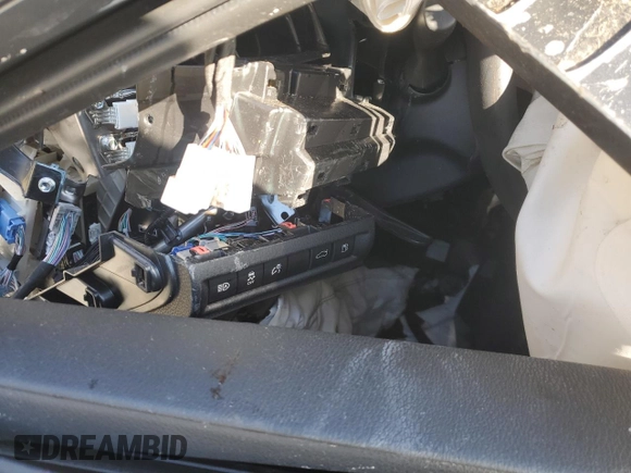 2025 Toyota Camry LE z VIN 4T1DAACK4SU046049, wystawiony jako Copart lot #42629345 z przebiegiem Nie podano mil oraz Nie do naprawy • Non repairable. Historia ofert i sprzedaży dostępna na DreamBid. Obrazek 9.