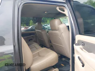 2004 Chevrolet Avalanche with VIN 3GNEC12T04G247585, listed as a IAAI auction lot 42139200 with 135,480 mi miles. Bid and sale history available at carsss.com. Image 8.