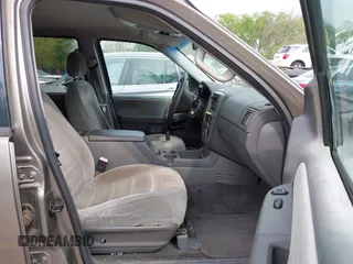 2005 Ford Explorer XLT z VIN 1FMZU63E95UB09607, wystawiony jako IAAI lot #42064379 z przebiegiem 192 117 mil mil oraz . Historia ofert i sprzedaży dostępna na DreamBid. Obrazek 5.