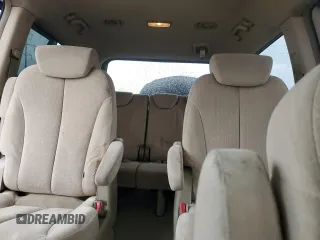 2007 Hyundai Entourage GLS z VIN KNDMC233776022658, wystawiony jako Copart lot #53994875 z przebiegiem 262 110 mil mil oraz Szkody całkowita. Historia ofert i sprzedaży dostępna na DreamBid. Obrazek 10.