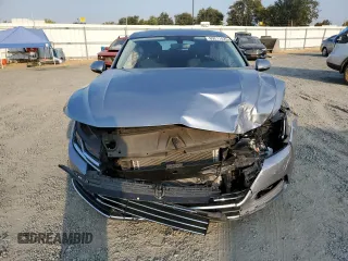 2019 Volkswagen Arteon SE z VIN WVWBR7AN7KE000360, wystawiony jako Copart lot #69217423 z przebiegiem 28 694 mil mil oraz . Historia ofert i sprzedaży dostępna na DreamBid. Obrazek 5.