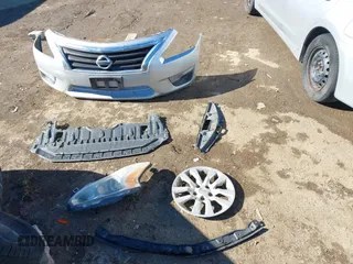 2015 Nissan Altima 2.5 S with VIN 1N4AL3AP6FC256813, listed as a IAAI auction lot 41417833 with 237,936 mi miles. Bid and sale history available at carsss.com. Image 12.