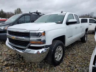 2017 Chevrolet Silverado 1500 LT with VIN 1GCVKREHXHZ239839, listed as a Copart auction lot 48336025 with 211,215 mi miles and Clean Title. Bid and sale history available at DreamBid. Image 1.
