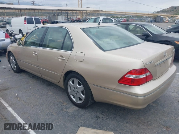 2004 Lexus LS 430 with VIN JTHBN36F440172091, listed as a IAAI auction lot 41997732 with 196,419 mi miles and . Bid and sale history available at carsss.com. Image 3.