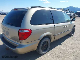 2002 Dodge Caravan Sport with VIN 1B4GP443X2B651906, listed as a IAAI auction lot 42014489 with 186,041 mi miles. Bid and sale history available at carsss.com. Image 4.