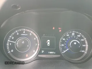 2017 Hyundai Azera z VIN KMHFG4JG1HA583172, wystawiony jako Copart lot #51074885 z przebiegiem 118 667 mil mil oraz Czysty tytuł • Clean title. Historia ofert i sprzedaży dostępna na DreamBid. Obrazek 9.