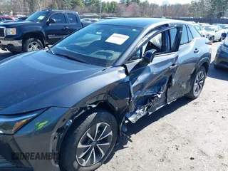 2024 Lexus RZ 300e Premium z VIN JTJABABB7RA002691, wystawiony jako IAAI lot #41999231 z przebiegiem 5515 mil mil oraz . Historia ofert i sprzedaży dostępna na DreamBid. Obrazek 6.