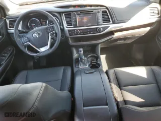 2019 Toyota Highlander SE with VIN 5TDJZRFH4KS971577, listed as a Copart auction lot 50571135 with 70,033 mi miles and Salvage Title. Bid and sale history available at carsss.com. Image 8.