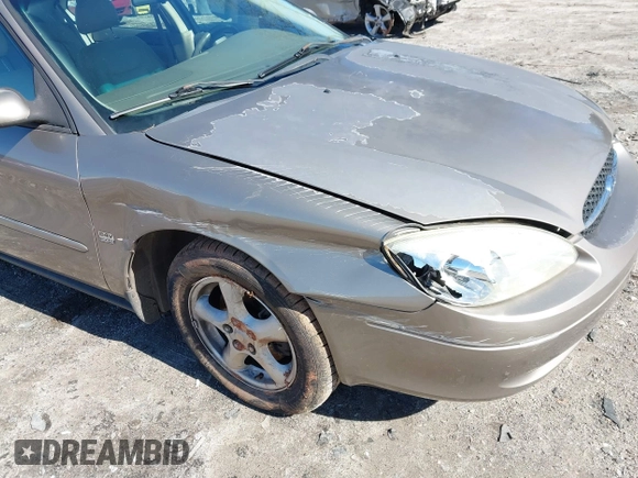 2002 Ford Taurus SES Standard with VIN 1FAFP55S72A256247, listed as a IAAI auction lot 41584035 with 194,270 mi miles. Bid and sale history available at carsss.com. Image 6.