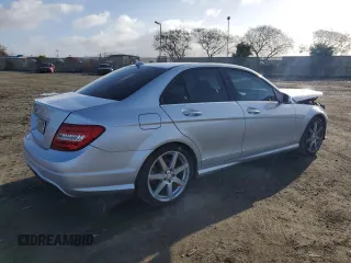 2014 Mercedes-Benz C 250 Sport z VIN WDDGF4HB6EA956715, wystawiony jako Copart lot #49494805 z przebiegiem 71 034 mil mil oraz Szkoda całkowita • Salvage title. Historia ofert i sprzedaży dostępna na DreamBid. Obrazek 3.