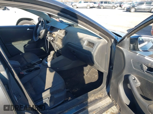 2012 Volkswagen Jetta Sedan SE w/Convenience & Sunroof with VIN 3VWDX7AJ6CM352155, listed as a IAAI auction lot 41461720 with 1 mi miles. Bid and sale history available at carsss.com. Image 5.