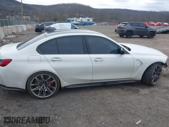 2022 BMW M3 Competition z VIN WBS33AY0XNFM29450, wystawiony jako IAAI lot #41609392 z przebiegiem 22 776 mil mil oraz . Historia ofert i sprzedaży dostępna na DreamBid. Obrazek 13.