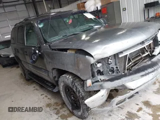 2001 Chevrolet Tahoe LS with VIN 1GNEK13T31R114154, listed as a IAAI auction lot 41387339 with 204,353 mi miles. Bid and sale history available at carsss.com. Image 1.