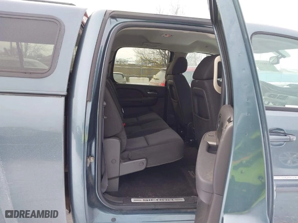 2011 GMC Sierra 1500 SLE with VIN 3GTP2VE34BG130421, listed as a IAAI auction lot 41581579 with 172,653 mi miles. Bid and sale history available at carsss.com. Image 8.