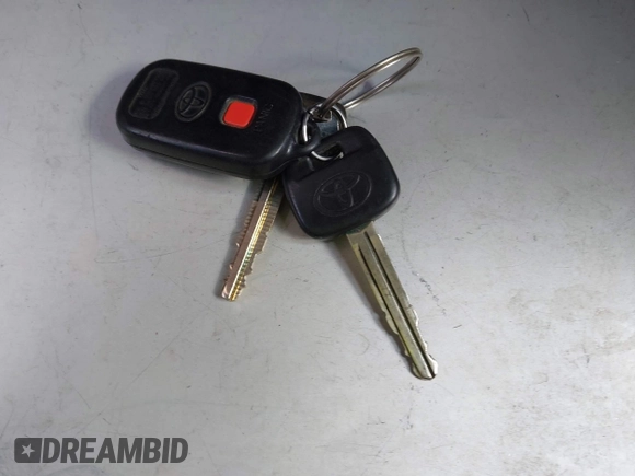 2004 Toyota Camry LE z VIN 4T1BE30K74U364617, wystawiony jako IAAI lot #42046280 z przebiegiem 150 659 mil mil oraz . Historia ofert i sprzedaży dostępna na DreamBid. Obrazek 11.