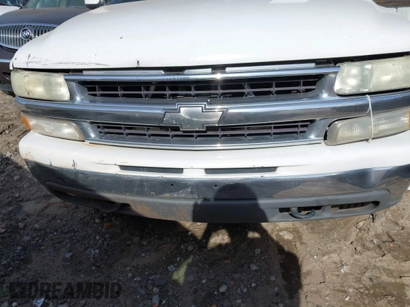 2002 Chevrolet Suburban LS with VIN 3GNEC16Z62G297015, listed as a IAAI auction lot 41756723 with 374,724 mi miles. Bid and sale history available at carsss.com. Image 6.