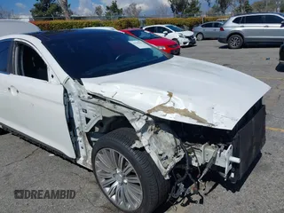 2015 Kia K900 Premium with VIN KNALU4D46F6027616, listed as a IAAI auction lot 41702945 with 70,392 mi miles. Bid and sale history available at carsss.com. Image 6.
