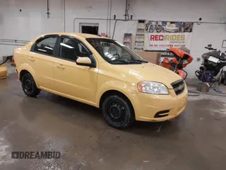 2010 Chevrolet Aveo 1LT z VIN KL1TD5DE2AB101431, wystawiony jako IAAI lot #41138812 z przebiegiem 131 346 mil mil oraz . Historia ofert i sprzedaży dostępna na DreamBid. Obrazek 1.