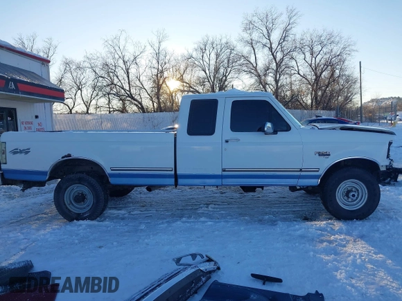 1997 Ford F-250 HD with VIN 1FTHX26F1VEA49739, listed as a IAAI auction lot 41238799 with 337,959 mi miles. Bid and sale history available at carsss.com. Image 14.