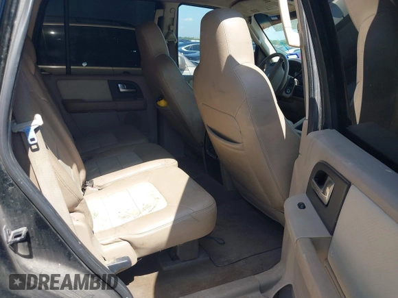 2003 Ford Expedition Eddie Bauer z VIN 1FMRU17W63LB90848, wystawiony jako IAAI lot #42101411 z przebiegiem 331 532 mil mil oraz . Historia ofert i sprzedaży dostępna na DreamBid. Obrazek 5.