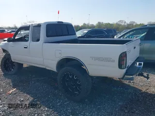 2000 Toyota Tacoma with VIN 5TEWN72N1YZ690947, listed as a IAAI auction lot 41951521 with 207,119 mi miles and . Bid and sale history available at DreamBid. Image 3.