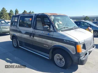 1986 Chevrolet Astro z VIN 1GCDM15Z2GB143503, wystawiony jako IAAI lot #42290965 z przebiegiem Nie podano mil oraz . Historia ofert i sprzedaży dostępna na DreamBid. Obrazek 1.
