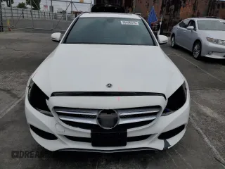 2018 Mercedes-Benz C 300 z VIN 55SWF4JB6JU275731, wystawiony jako Copart lot #55496575 z przebiegiem 51 107 mil mil oraz Szkoda całkowita • Salvage title. Historia ofert i sprzedaży dostępna na DreamBid. Obrazek 5.