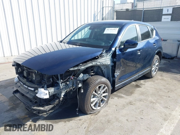 2025 Mazda CX-5 2.5 S Preferred Package with VIN JM3KFBCL0S0592986, listed as a IAAI auction lot 41721362 with 972 mi miles. Bid and sale history available at carsss.com. Image 18.