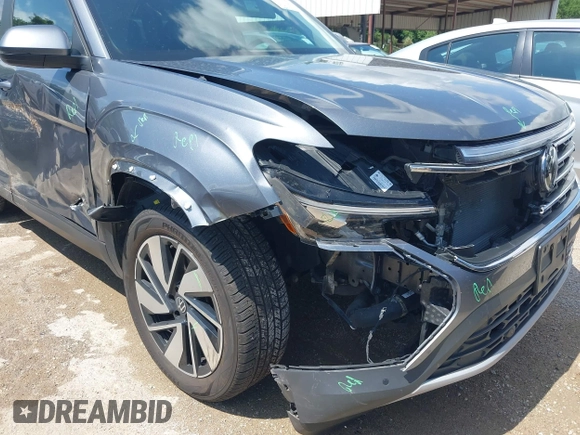 2024 Volkswagen Atlas SE with VIN 1V2HR2CAXRC528423, listed as a IAAI auction lot 42346922 with 38,637 mi miles and . Bid and sale history available at DreamBid. Image 6.