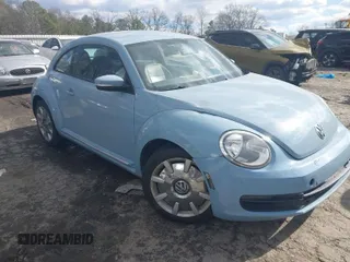 2012 Volkswagen Beetle 2.5L PZEV with VIN 3VWJP7AT6CM651620, listed as a IAAI auction lot 41395145 with 1 mi miles. Bid and sale history available at carsss.com. Image 1.