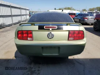 2006 Ford Mustang Standard z VIN 1ZVHT80N665164317, wystawiony jako Copart lot #56353295 z przebiegiem 225 158 mil mil oraz Szkoda całkowita • Salvage title. Historia ofert i sprzedaży dostępna na DreamBid. Obrazek 6.