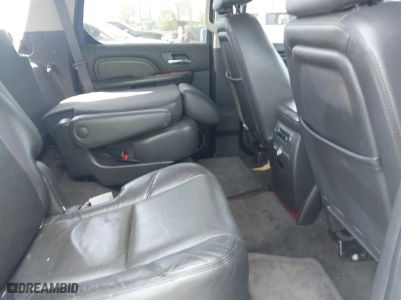 2013 Cadillac Escalade Luxury with VIN 1GYS4BEF6DR162720, listed as a IAAI auction lot 41971364 with 211,396 mi miles. Bid and sale history available at carsss.com. Image 8.