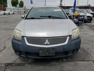 2012 Mitsubishi Galant FE z VIN 4A32B2FF7CE022785, wystawiony jako Copart lot #55182125 z przebiegiem 132 031 mil mil oraz Czysty tytuł • Clean title. Historia ofert i sprzedaży dostępna na DreamBid. Obrazek 5.