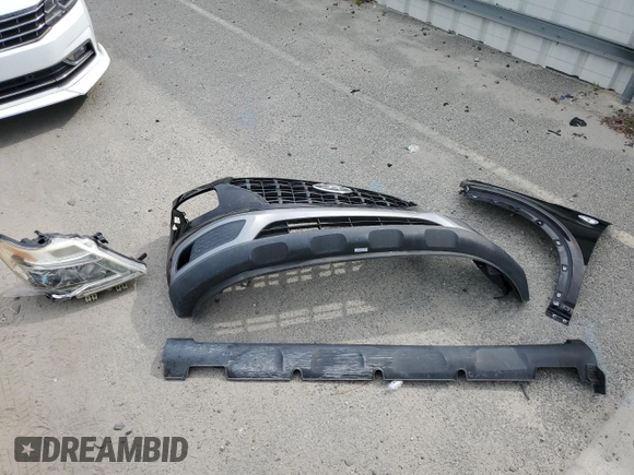 2022 Hyundai Venue SE with VIN KMHRB8A32NU154357, listed as a Copart auction lot 54624285 with 31,637 mi miles and Salvage title. Bid and sale history available at DreamBid. Image 12.