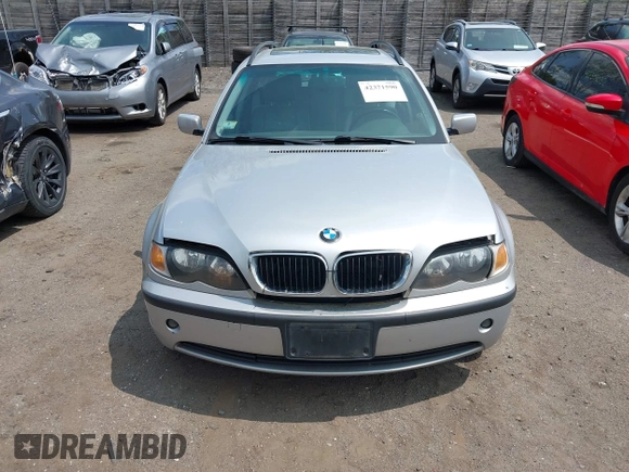 2002 BMW 3 Series 325xi with VIN WBAEP33422PF00009, listed as a IAAI auction lot 42371590 with 361,936 mi miles and . Bid and sale history available at DreamBid. Image 12.