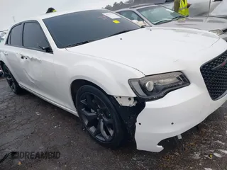 2022 Chrysler 300 S z VIN 2C3CCABG2NH167679, wystawiony jako IAAI lot #41773750 z przebiegiem 62 696 mil mil oraz . Historia ofert i sprzedaży dostępna na DreamBid. Obrazek 1.