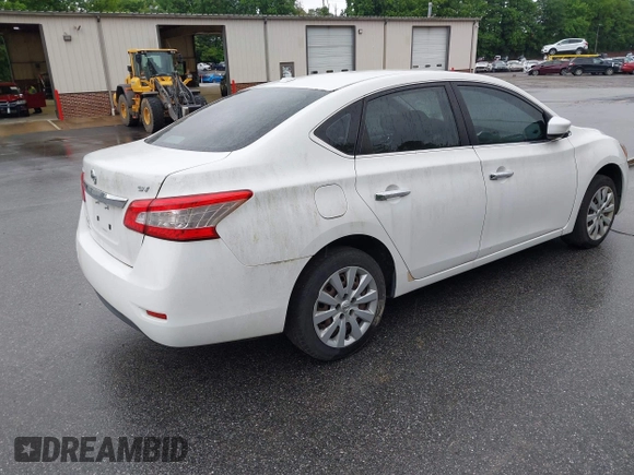 2015 Nissan Sentra SV z VIN 3N1AB7AP3FL632217, wystawiony jako IAAI lot #41946097 z przebiegiem 167 424 mil mil oraz . Historia ofert i sprzedaży dostępna na DreamBid. Obrazek 4.