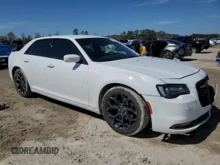 2019 Chrysler 300 S z VIN 2C3CCABG1KH654061, wystawiony jako Copart lot #47137005 z przebiegiem 109 896 mil mil oraz Szkoda całkowita • Salvage title. Historia ofert i sprzedaży dostępna na DreamBid. Obrazek 4.