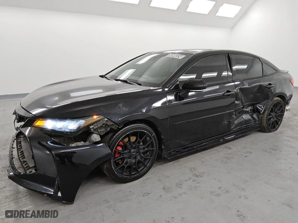 2021 Toyota Avalon TRD with VIN 4T1FZ1FB3MU070939, listed as a Copart auction lot 84946334 with 89,353 mi miles and Clean Title. Bid and sale history available at carsss.com. Image 1.