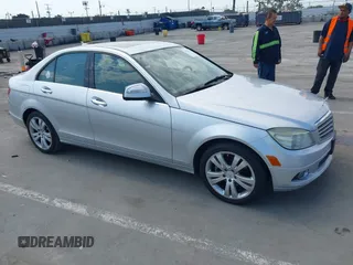2008 Mercedes-Benz C 300 Sport z VIN WDDGF54XX8F052106, wystawiony jako IAAI lot #42777926 z przebiegiem 91 861 mil mil oraz . Historia ofert i sprzedaży dostępna na DreamBid. Obrazek 1.