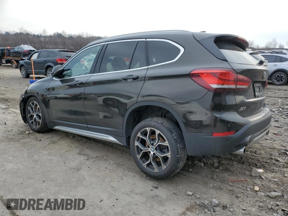 2020 BMW X1 xDrive28i with VIN WBXJG9C05L5P53985, listed as a Copart auction lot 40210323 with 32,411 mi miles. Bid and sale history available at carsss.com. Image 2.