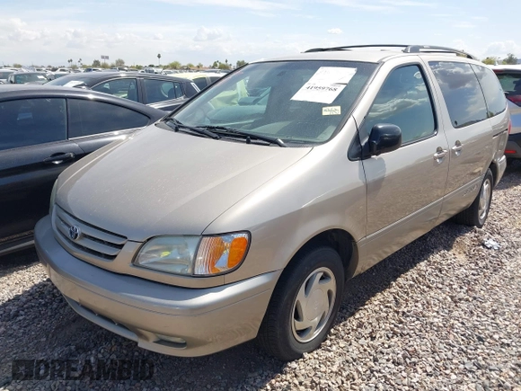 2002 Toyota Sienna LE with VIN 4T3ZF13CX2U500604, listed as a IAAI auction lot 41959768 with 139,668 mi miles. Bid and sale history available at carsss.com. Image 2.